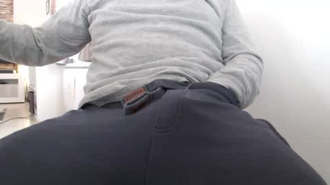 Snapshot of bencobra chatting on 03-12-25, 08:30 bencobra online show from 03-12-25, 08:30