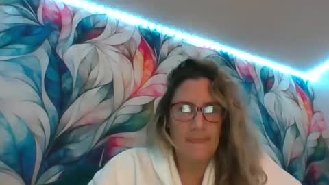 Becky online show from 01-03-25, 05:17