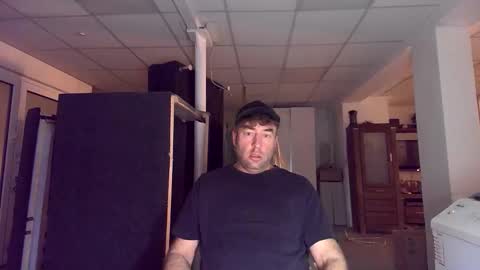 Robert  1984 online show from 10-26-25, 03:56