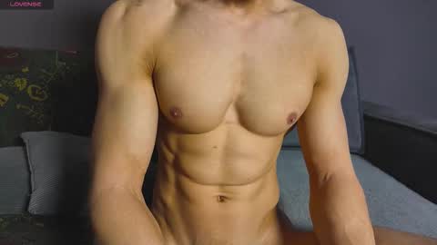 benjaminkarl02 online show from 12-04-25, 08:45