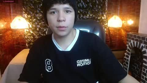 Snapshot of benjamintwink1 chatting on 12-14-24, 07:25 BENJAMIN online show from 12-14-24, 07:25