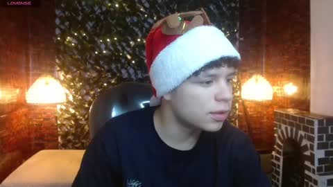 Snapshot of benjamintwink1 chatting on 12-15-24, 07:31 BENJAMIN online show from 12-15-24, 07:31