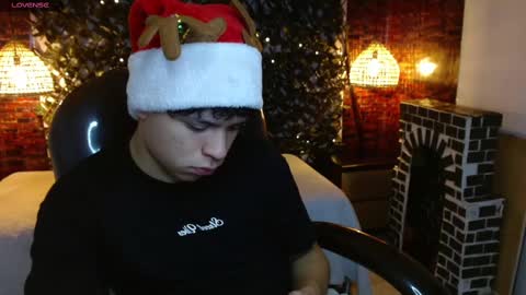 Snapshot of benjamintwink1 chatting on 12-20-24, 08:55 BENJAMIN online show from 12-20-24, 08:55