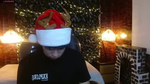 Snapshot of benjamintwink1 chatting on 12-22-24, 07:31 BENJAMIN online show from 12-22-24, 07:31