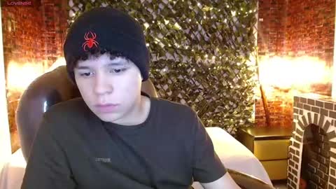 Snapshot of benjamintwink1 chatting on 12-23-24, 07:41 BENJAMIN online show from 12-23-24, 07:41