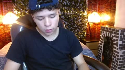 Snapshot of benjamintwink1 chatting on 12-26-24, 07:38 BENJAMIN online show from 12-26-24, 07:38