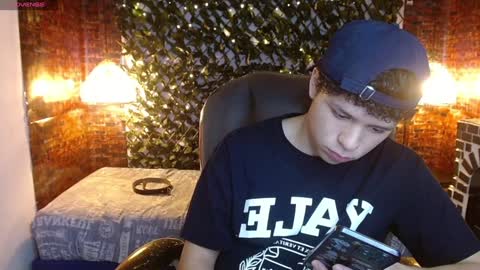 Snapshot of benjamintwink1 chatting on 01-04-25, 10:34 BENJAMIN online show from 01-04-25, 10:34