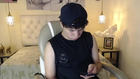 Snapshot of benjamintwink1 chatting on 01-14-25, 07:43 BENJAMIN online show from 01-14-25, 07:43
