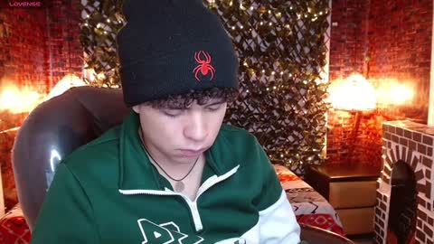 Snapshot of benjamintwink1 chatting on 01-23-25, 01:51 BENJAMIN online show from 01-23-25, 01:51