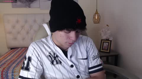 Snapshot of benjamintwink1 chatting on 01-25-25, 07:49 BENJAMIN online show from 01-25-25, 07:49