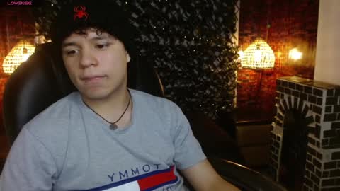 Snapshot of benjamintwink1 chatting on 01-27-25, 01:48 BENJAMIN online show from 01-27-25, 01:48