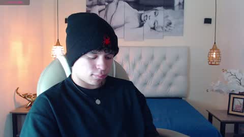 Snapshot of benjamintwink1 chatting on 01-29-25, 08:25 BENJAMIN online show from 01-29-25, 08:25