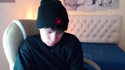 Snapshot of benjamintwink1 chatting on 01-29-25, 11:35 BENJAMIN online show from 01-29-25, 11:35