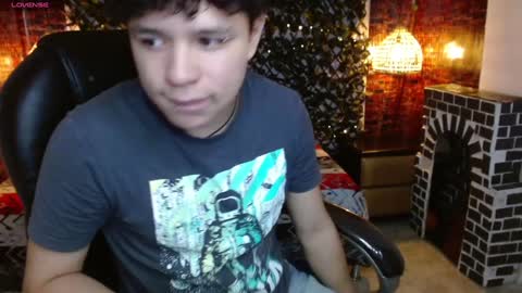 Snapshot of benjamintwink1 chatting on 02-04-25, 07:55 BENJAMIN online show from 02-04-25, 07:55