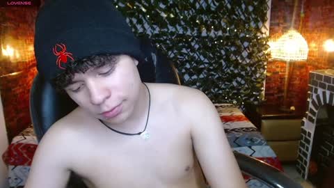 Snapshot of benjamintwink1 chatting on 02-08-25, 12:06 BENJAMIN online show from 02-08-25, 12:06
