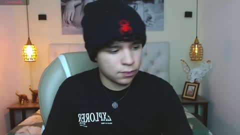 Snapshot of benjamintwink1 chatting on 02-18-25, 11:41 BENJAMIN online show from 02-18-25, 11:41