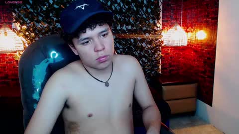 Snapshot of benjamintwink1 chatting on 02-20-25, 11:21 BENJAMIN online show from 02-20-25, 11:21