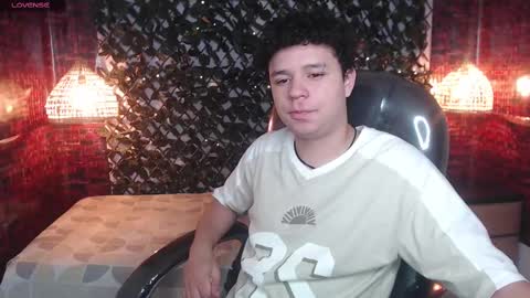 Snapshot of benjamintwink1 chatting on 03-10-25, 11:06 BENJAMIN online show from 03-10-25, 11:06