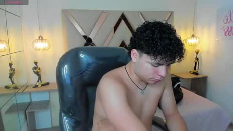 Snapshot of benjamintwink1 chatting on 09-11-25, 08:31 BENJAMIN online show from 09-11-25, 08:31