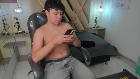 Snapshot of benjamintwink1 chatting on 10-22-25, 07:57 BENJAMIN online show from 10-22-25, 07:57