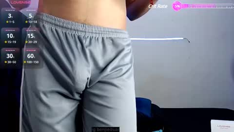 Snapshot of benji_hoter chatting on 03-12-25, 11:22 Benji Hoter online show from 03-12-25, 11:22