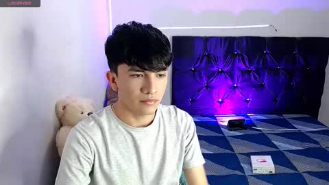 Snapshot of benji_hoter chatting on 10-18-25, 10:21 Benji Hoter online show from 10-18-25, 10:21