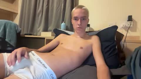 benji_j8 online show from 11-09-25, 10:19