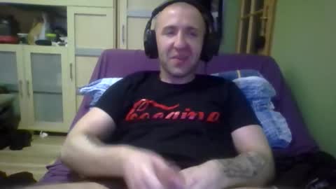 Snapshot of benko800 chatting on 09-17-25, 01:18 PM4PASSWORD online show from 09-17-25, 01:18