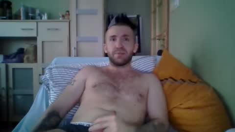 Snapshot of benko800 chatting on 10-11-25, 10:47 PM4PASSWORD online show from 10-11-25, 10:47