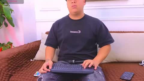 Snapshot of bennett_alejoo chatting on 05-27-26, 07:00 bennett_alejoo online show from 05-27-26, 07:00