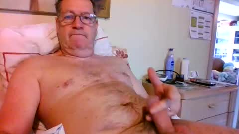 bennybutterfly007 online show from 04-27-26, 08:56