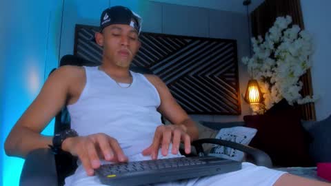 bento_fox online show from 10-21-25, 04:13