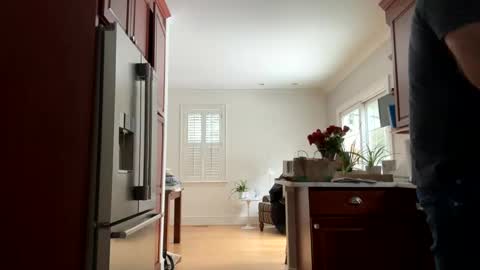 benz10001 online show from 02-16-25, 02:54