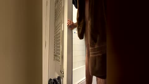 Snapshot of benz10001 chatting on 07-02-26, 03:23 benz10001 online show from 07-02-26, 03:23