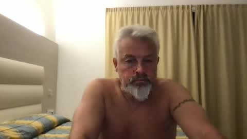 Snapshot of berg_boy chatting on 04-16-26, 09:04 Martin online show from 04-16-26, 09:04