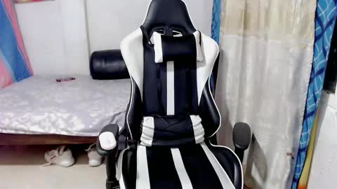 Snapshot of bergon30 chatting on 02-25-25, 03:42 Bergon77 online show from 02-25-25, 03:42