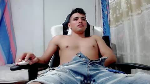 Snapshot of bergon30 chatting on 03-07-25, 06:22 Bergon77 online show from 03-07-25, 06:22