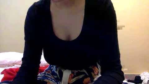 tixxie  online show from 05-10-26, 08:19