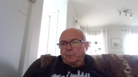 bernard1102 online show from 10-26-25, 03:51