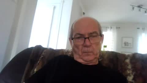 Snapshot of bernard1102 chatting on 07-08-26, 11:15 bernard1102 online show from 07-08-26, 11:15