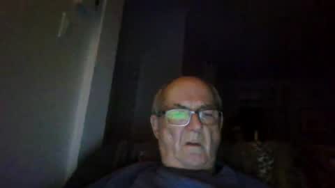 Snapshot of bernard1102 chatting on 07-11-26, 01:41 bernard1102 online show from 07-11-26, 01:41