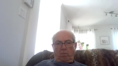 Snapshot of bernard1102 chatting on 07-11-26, 01:47 bernard1102 online show from 07-11-26, 01:47