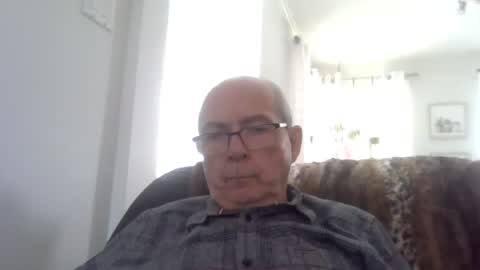 Snapshot of bernard1102 chatting on 07-19-26, 05:05 bernard1102 online show from 07-19-26, 05:05
