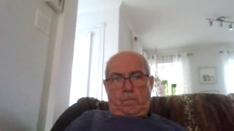 Snapshot of bernard1102 chatting on 07-20-26, 10:29 bernard1102 online show from 07-20-26, 10:29