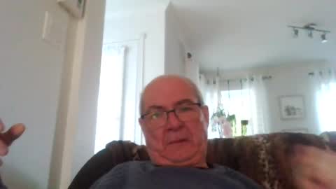 Snapshot of bernard1102 chatting on 07-20-26, 10:39 bernard1102 online show from 07-20-26, 10:39