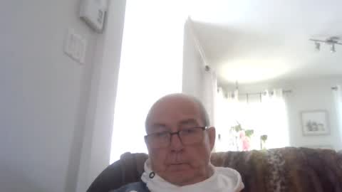 Snapshot of bernard1102 chatting on 07-21-26, 04:42 bernard1102 online show from 07-21-26, 04:42