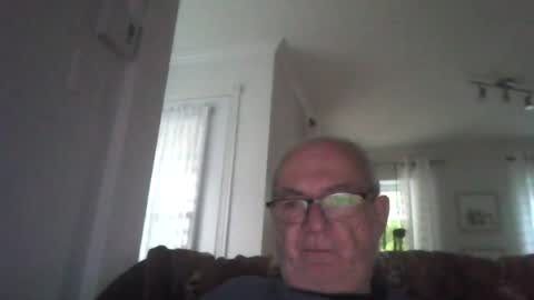 Snapshot of bernard1102 chatting on 07-22-26, 11:13 bernard1102 online show from 07-22-26, 11:13