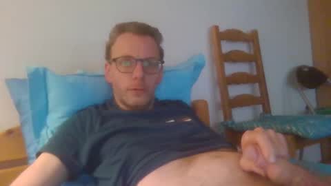 Snapshot of bernie484237 chatting on 03-20-26, 02:33 Bernie online show from 03-20-26, 02:33