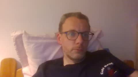 Snapshot of bernie484237 chatting on 05-04-26, 06:26 Bernie online show from 05-04-26, 06:26