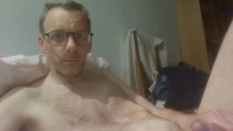 Snapshot of bernie484237 chatting on 05-05-26, 04:48 Bernie online show from 05-05-26, 04:48